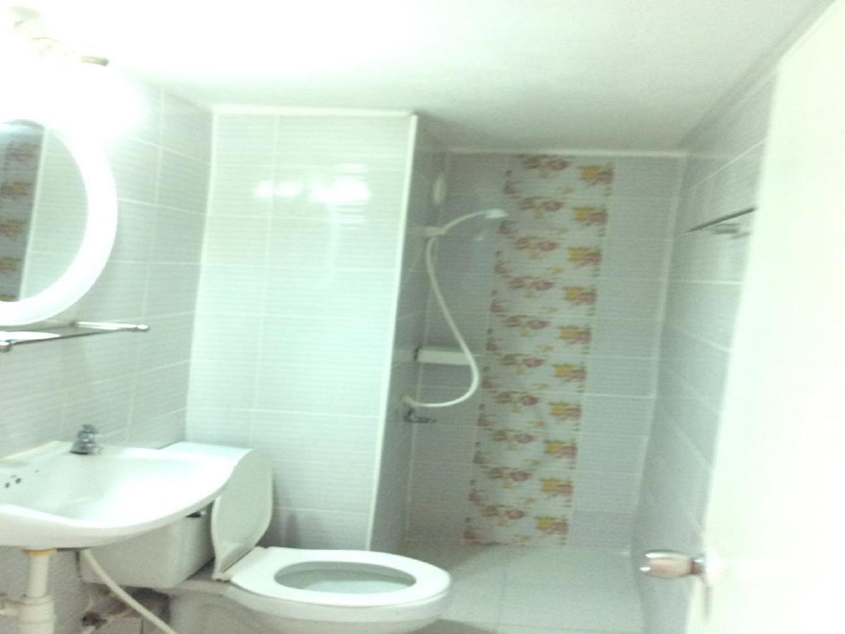 Impact Challenger Muang Thong Thani Service Apartment Banguecoque Exterior foto